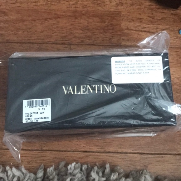 Valentino 57mm sunglasses - Picture 2 of 6